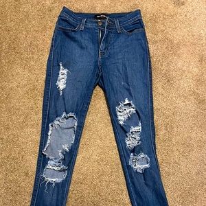 Jean Fashion nova in very good condition.  size 0 is not stretchy .  Blue